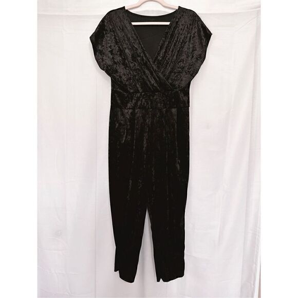 Velvet romper  - Picture 1 of 5